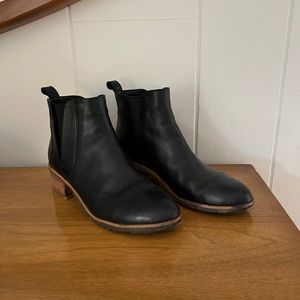 Clarks Phenia Crescent Chelsea boot